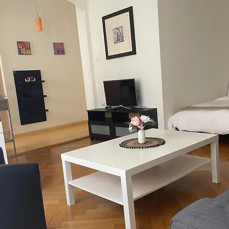 Apartment A Few Minutes' Walk To Train Station *