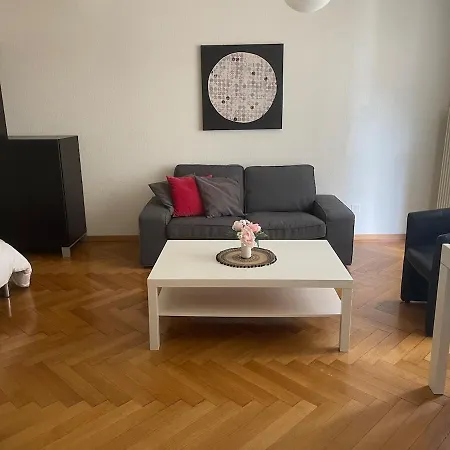 Apartment A Few Minutes' Walk To Train Station Lausanne